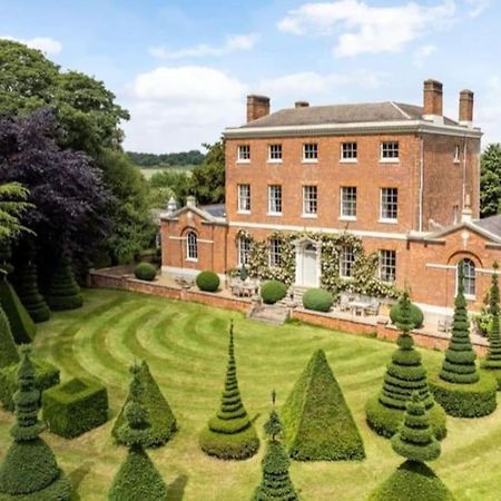 Cressy Hall - Historic Grade II Listed Manor, Gorgeous Topiary Garden Gosberton 外观 照片