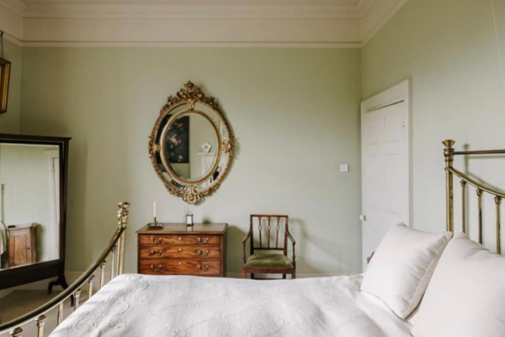 Cressy Hall - Historic Grade II Listed Manor, Gorgeous Topiary Garden Gosberton 外观 照片