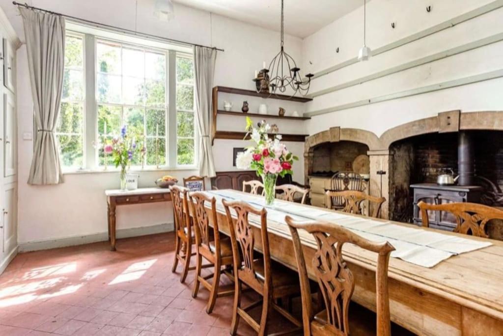 Cressy Hall - Historic Grade II Listed Manor, Gorgeous Topiary Garden Gosberton 外观 照片